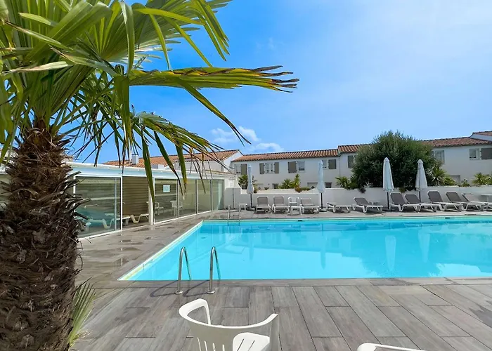 Location Dans Avec Piscine Proche Villa *